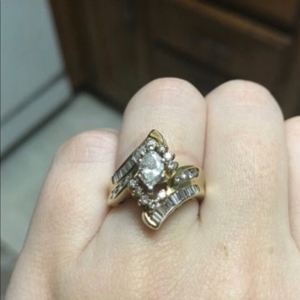 14 KT yellow god wedding ring.appraised at 4,135